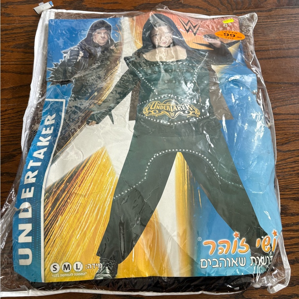 Undertaker wwe costume size large (ages 9-11ish)